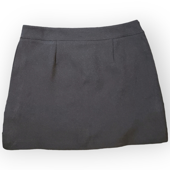 In The Style Bradshaw Mini Skirt With Lace Detail at Back - Picture 2 of 8